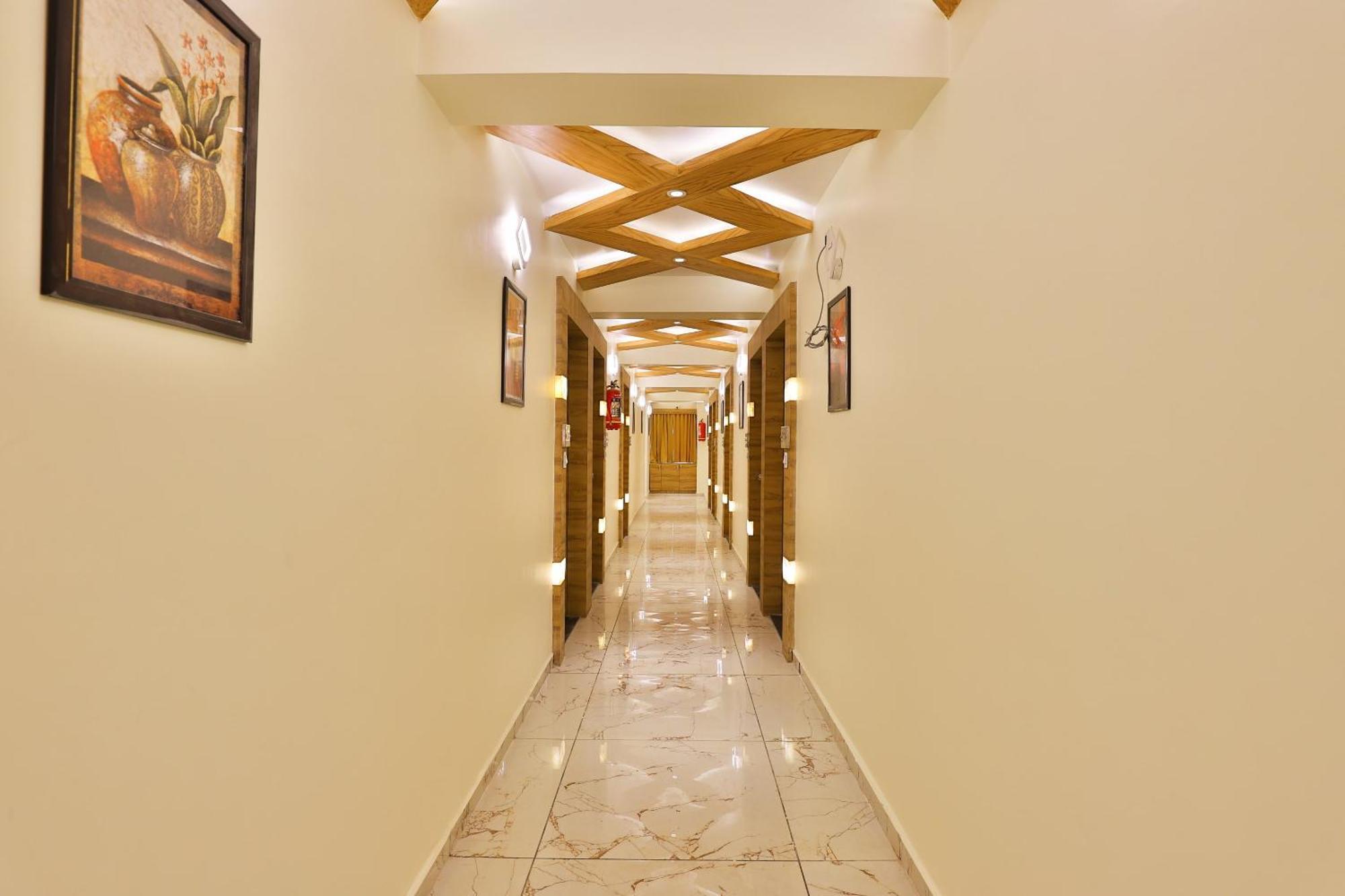 Hotel O Silver Palace Batwa Ngoại thất bức ảnh