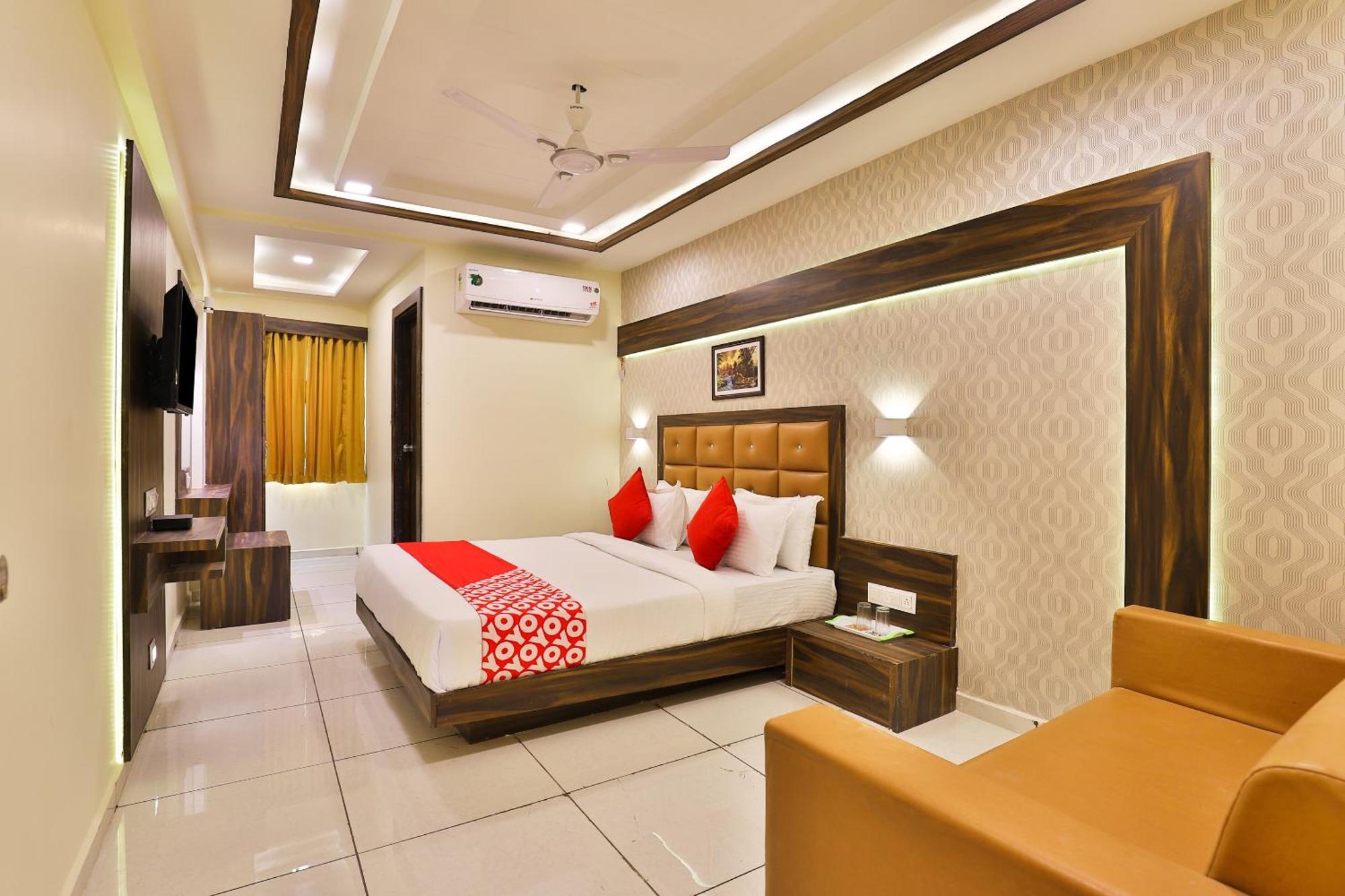 Hotel O Silver Palace Batwa Ngoại thất bức ảnh